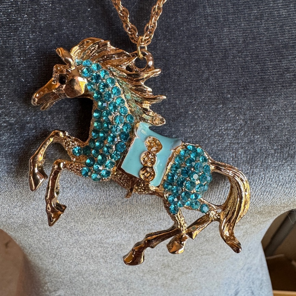 Betsey Johnson Horse Necklace - Picture 3 of 4